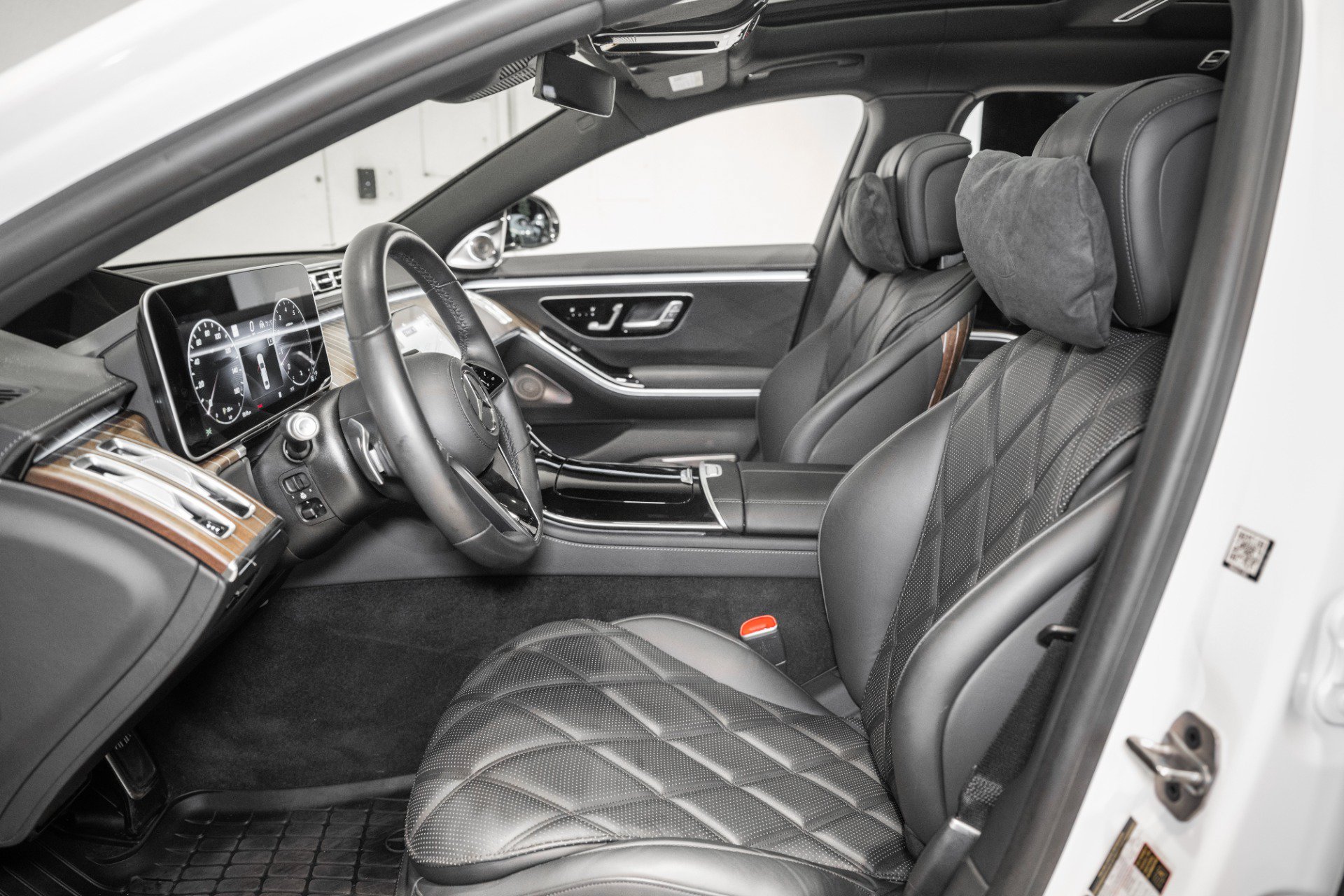 Used 2023 Mercedes-Benz Maybach S 680 4MATIC image 2