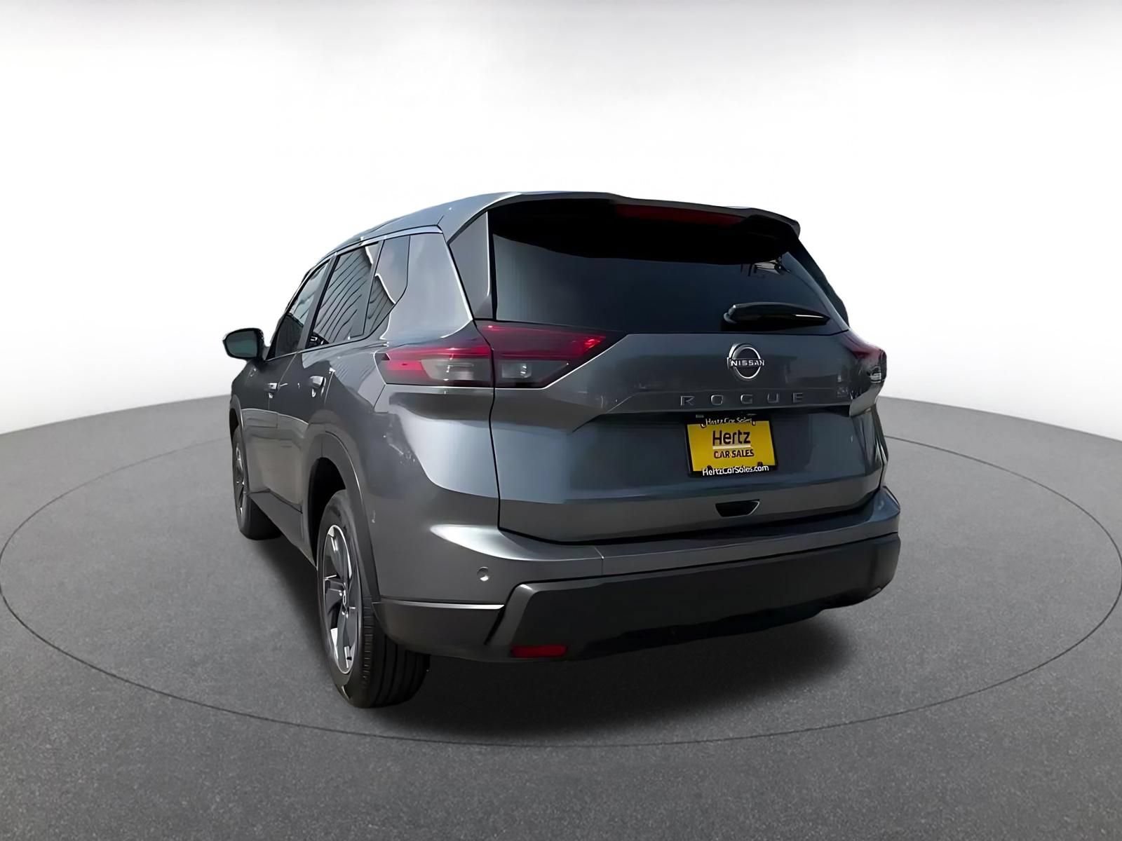 Used 2025 Nissan Rogue SV FWD image 10