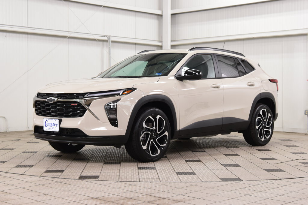 New 2026 Chevrolet Trax RS w/ Sunroof Package FWD image 3