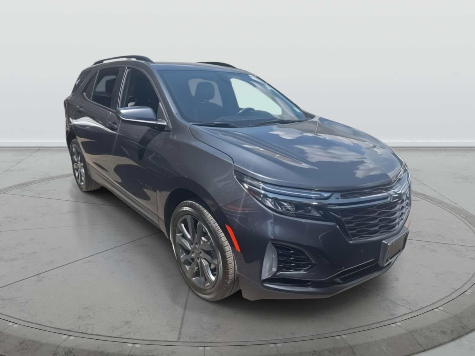 Used 2022 Chevrolet Equinox RS image 1