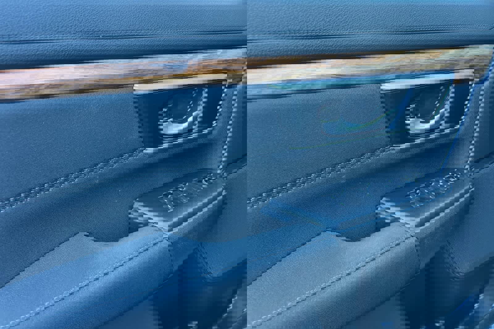 Used 2018 Honda CR-V EX image 12