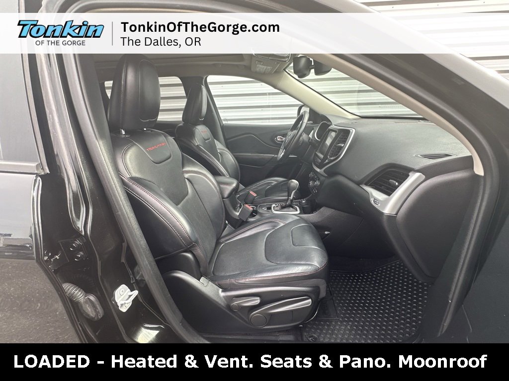 Used 2017 Jeep Cherokee Trailhawk image 24
