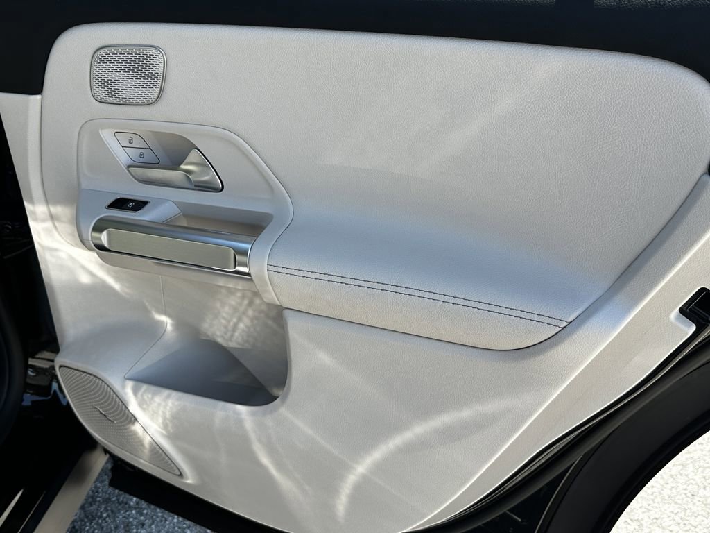 Certified 2025 Mercedes-Benz GLB 250 4MATIC image 18