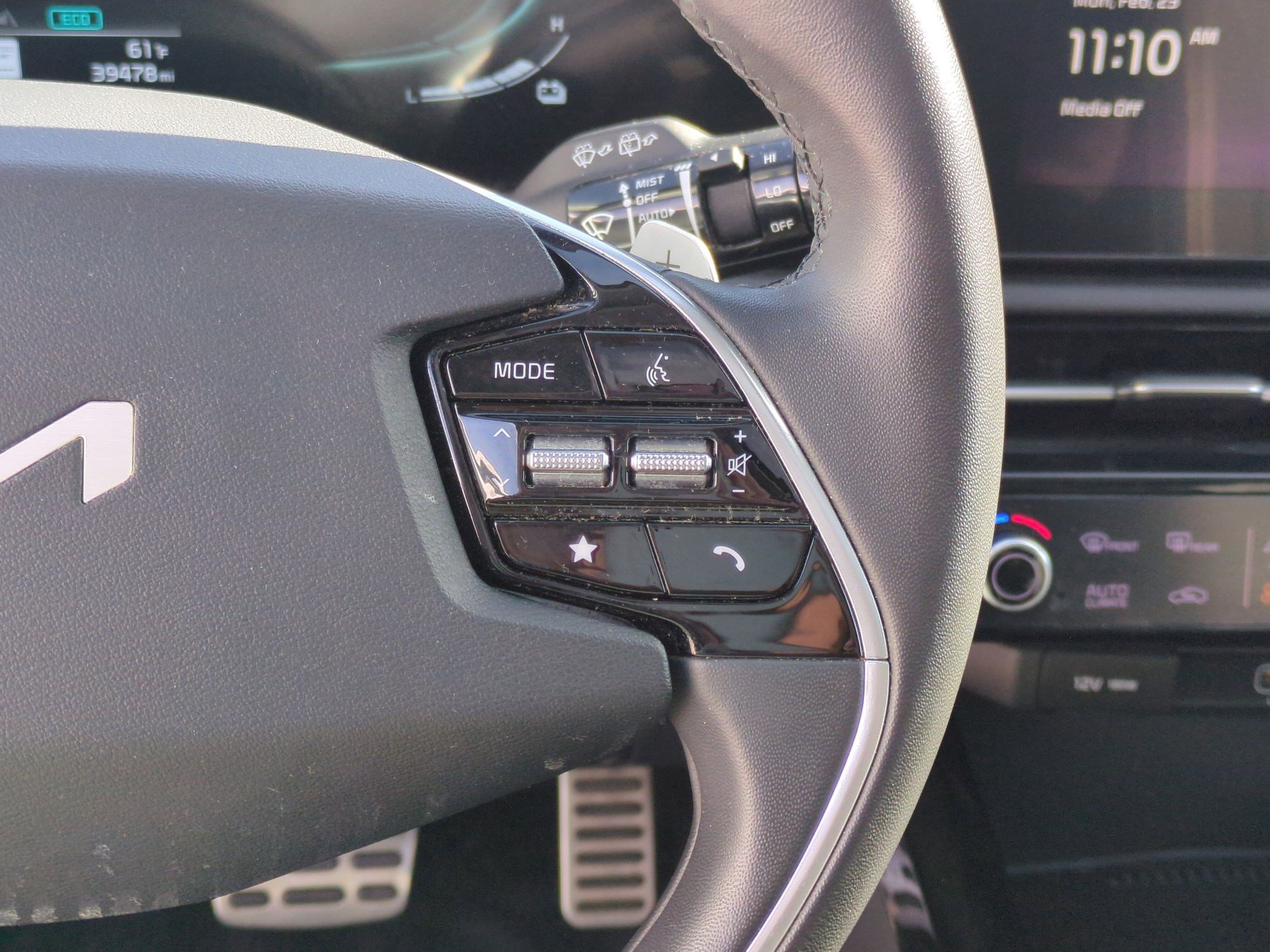 Used 2023 Kia Niro EX Touring image 22