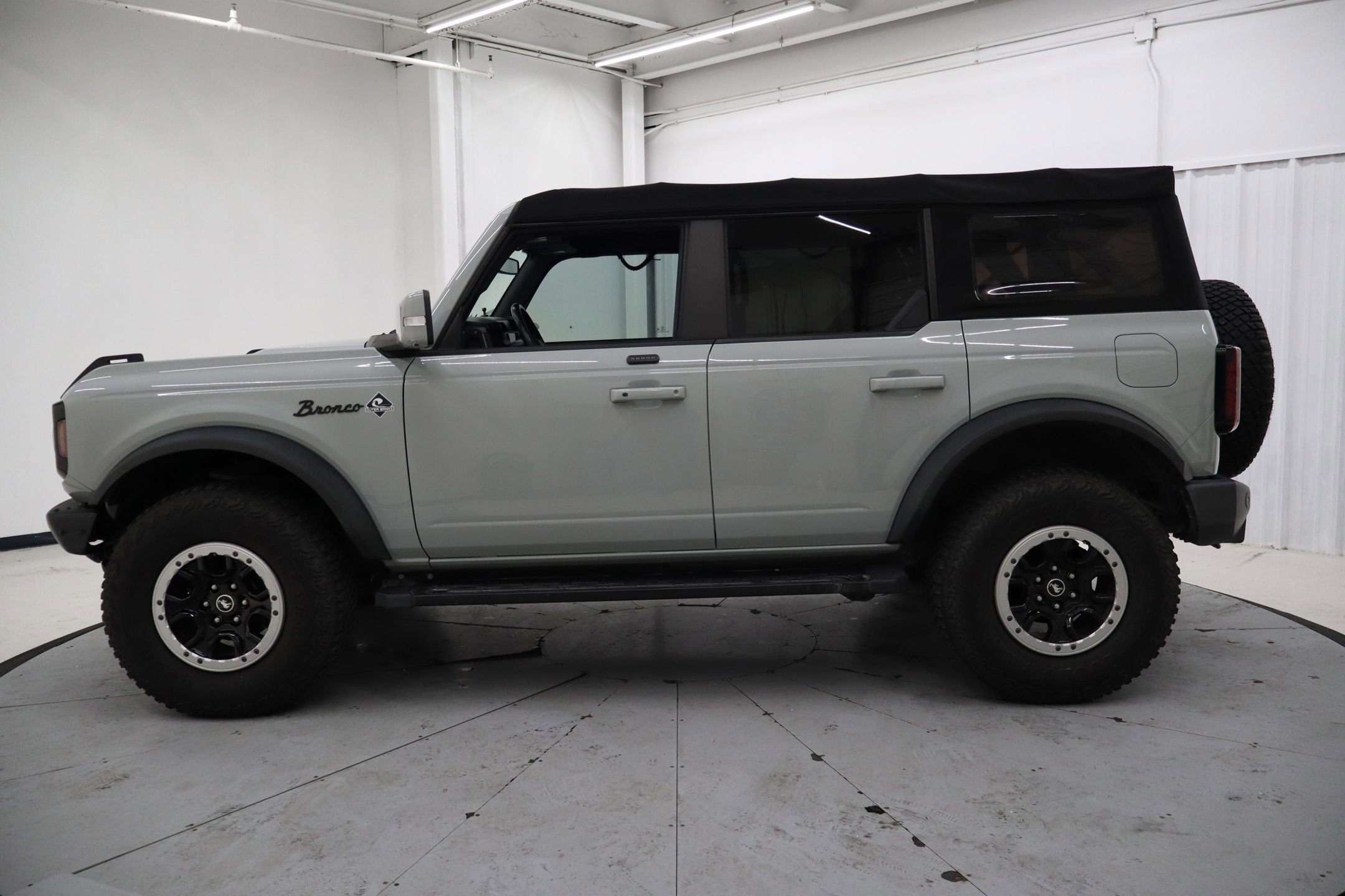 Used 2021 Ford Bronco Outer Banks w/ Sasquatch Package image 9