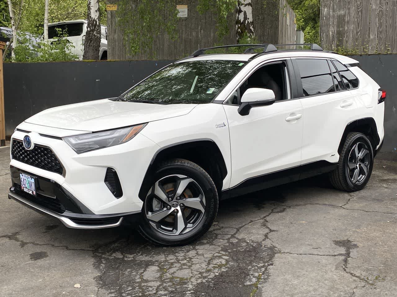 Used 2023 Toyota RAV4 SE w/ Weather & Moonroof Package AWD/4WD image 1