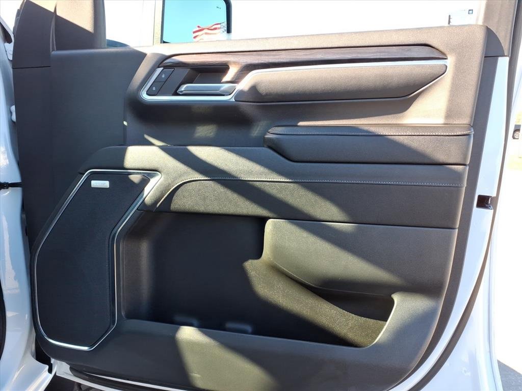 Used 2024 Chevrolet Silverado 2500 LTZ w/ LTZ Convenience Package image 12