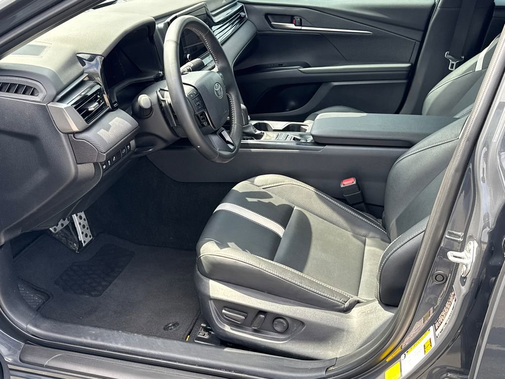 Certified 2025 Toyota Camry SE FWD image 9