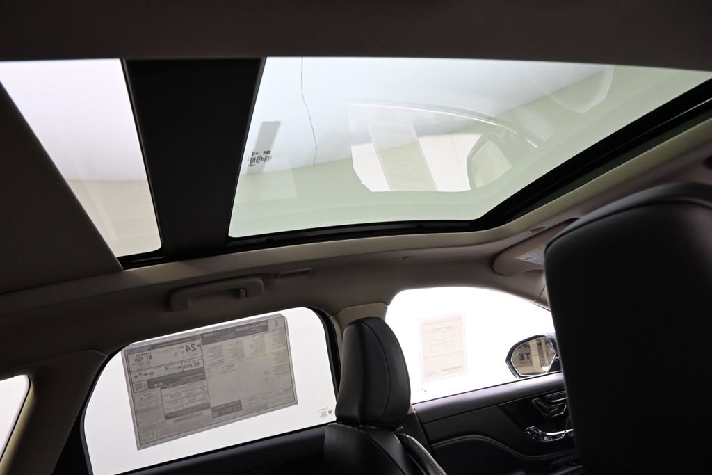 New 2026 Lincoln Corsair Reserve image 17