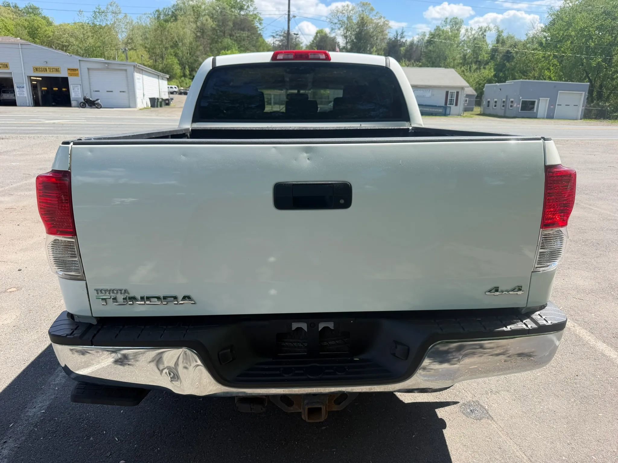 Used 2012 Toyota Tundra 4x4 CrewMax w/ Tow Pkg image 9