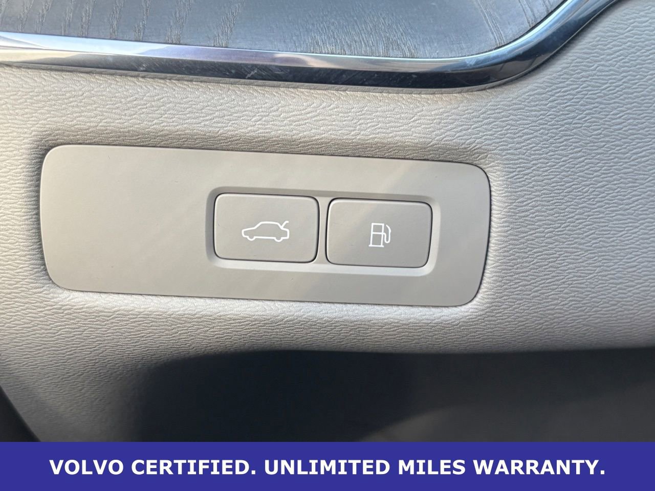 Certified 2023 Volvo XC60 T8 Plus w/ Climate Package image 20