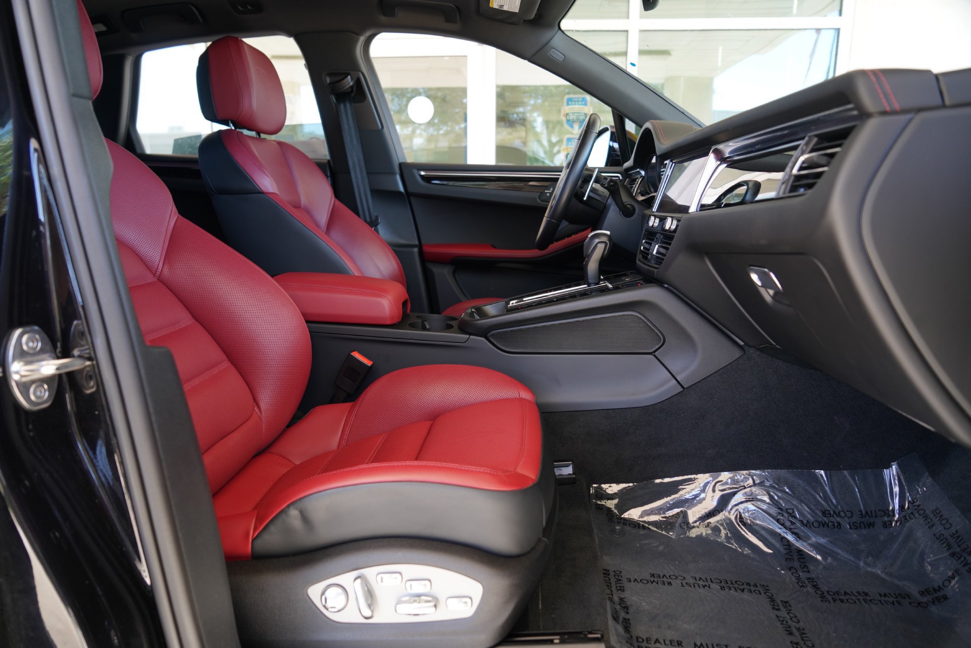 Used 2024 Porsche Macan S AWD/4WD image 24