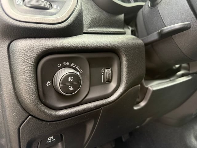 New 2026 RAM 1500 Express AWD/4WD image 38