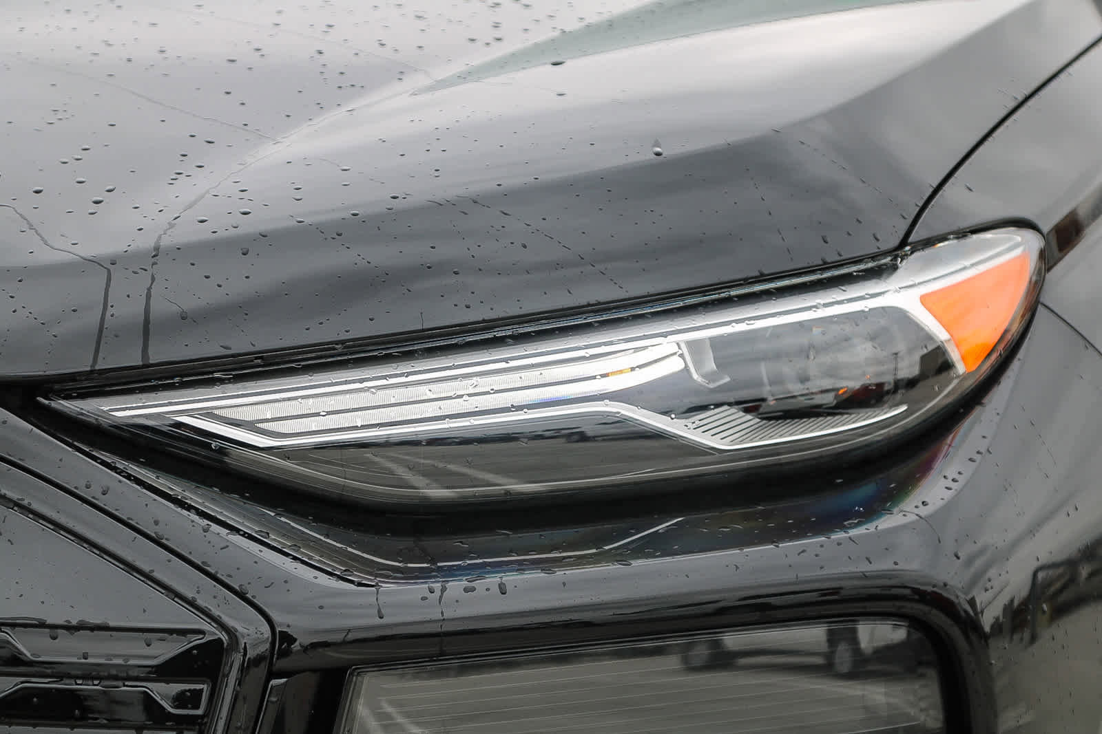 Used 2025 Audi Q6 e-tron Premium w/ Convenience Package image 4