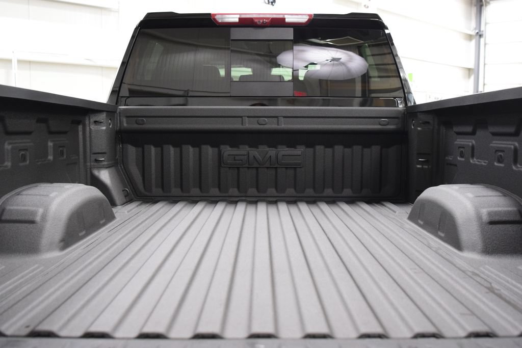 Used 2025 GMC Sierra 2500 Denali w/ Denali Reserve Package AWD/4WD image 24