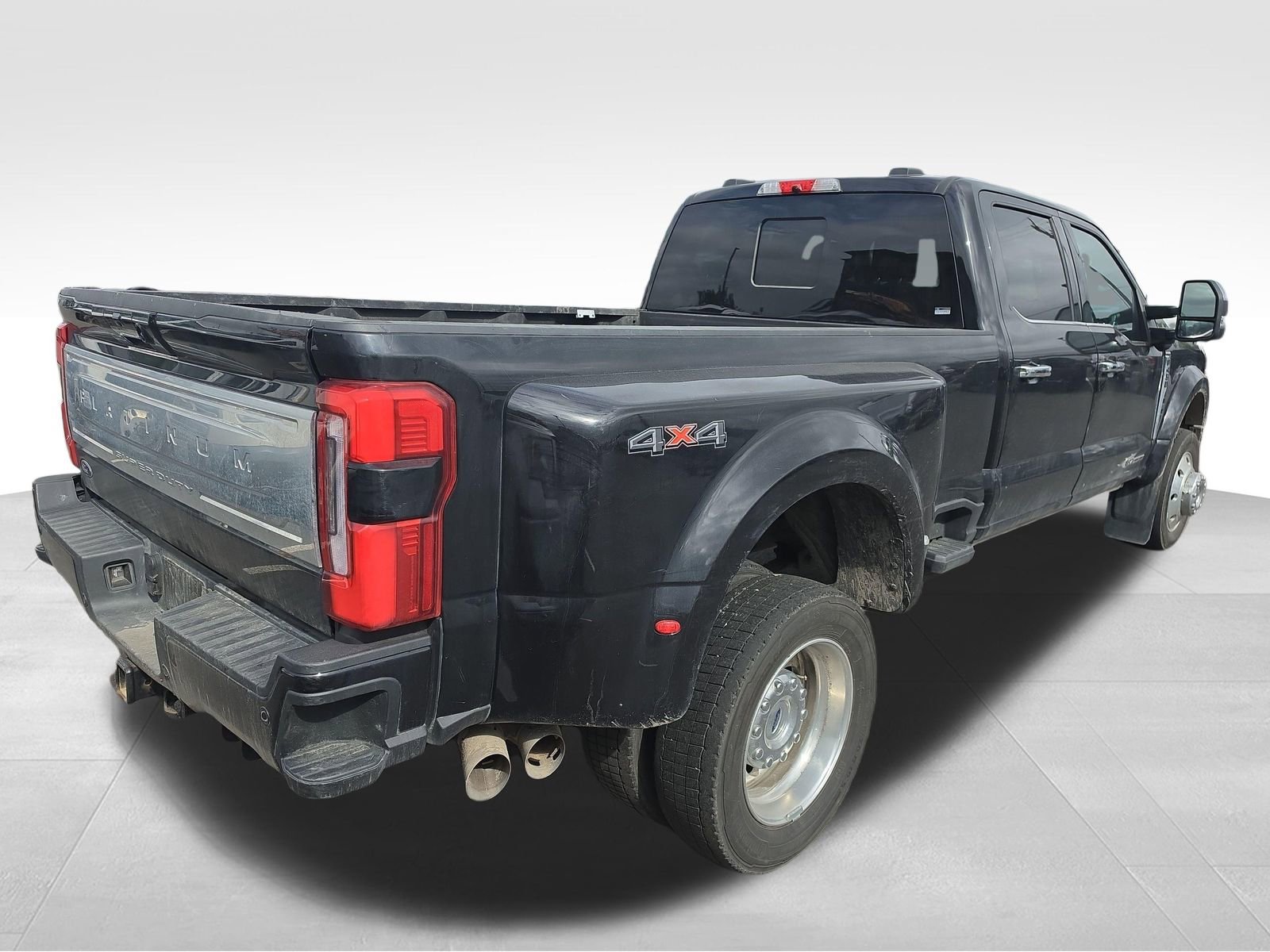 Used 2023 Ford F450 Platinum w/ Camper Package AWD/4WD image 5