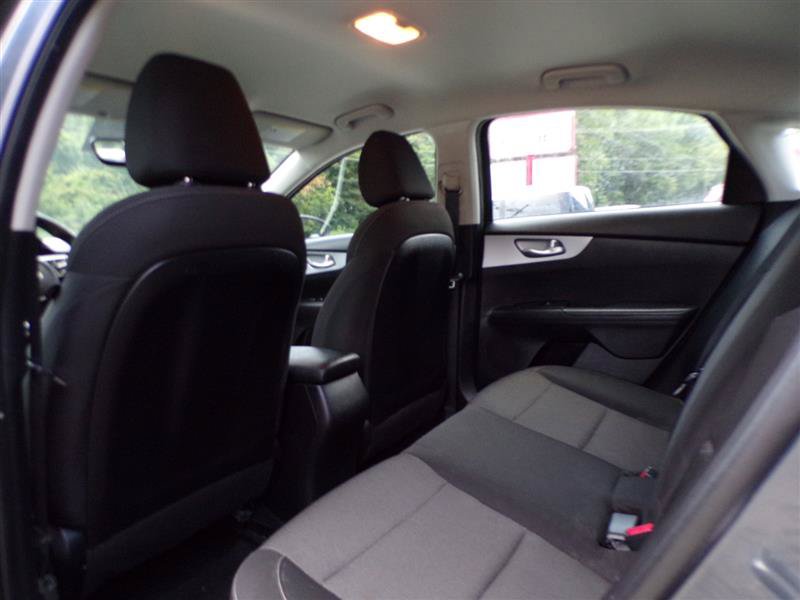 Used 2023 Kia Forte LXS w/ LXS Technology Package FWD image 28