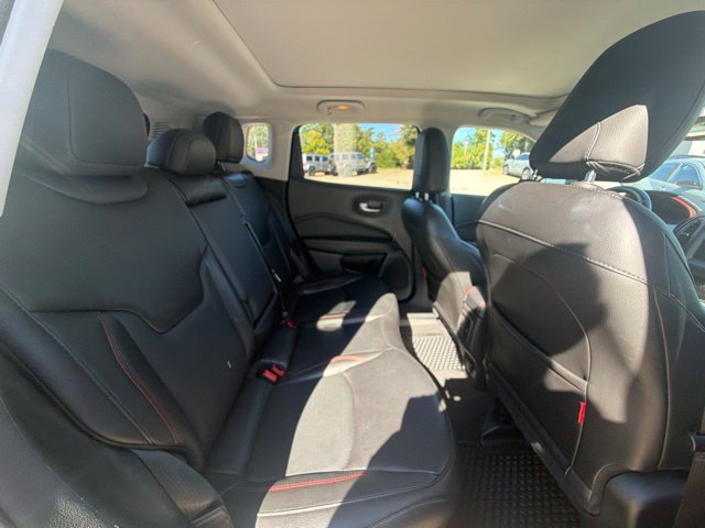 Used 2020 Jeep Compass Trailhawk w/ Leather Interior Group AWD/4WD image 14