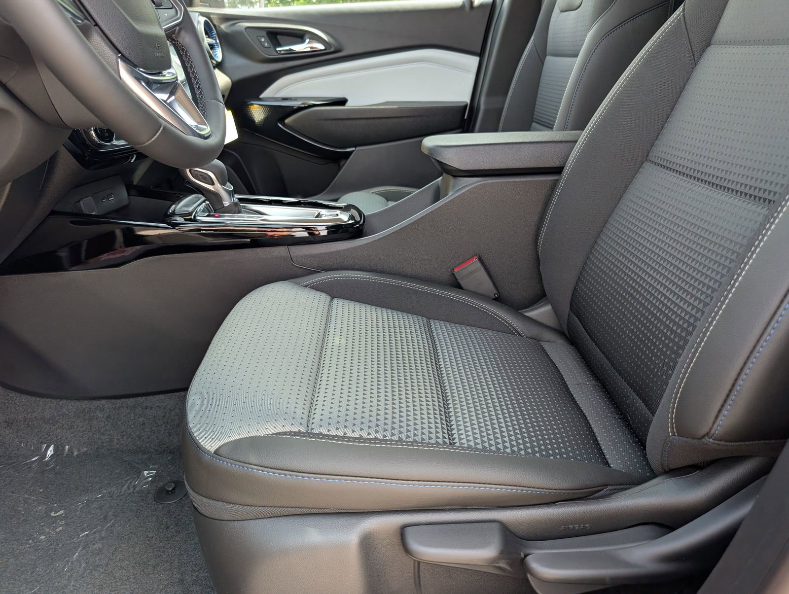 New 2026 Chevrolet Trax LT image 7