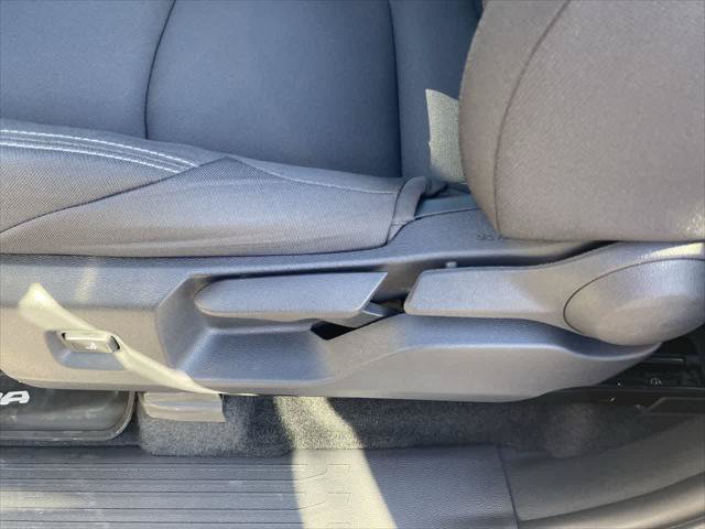 Certified 2025 Toyota Tacoma SR5 AWD/4WD image 12