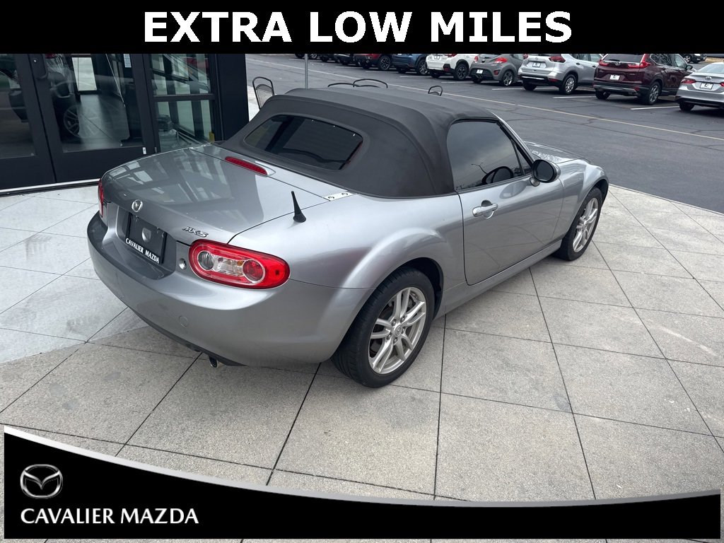 Used 2010 MAZDA MX-5 Miata Sport image 4