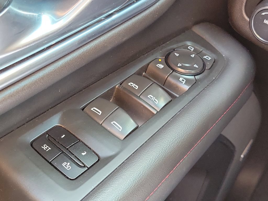 Used 2021 Chevrolet Tahoe RST w/ Luxury Package RWD image 14