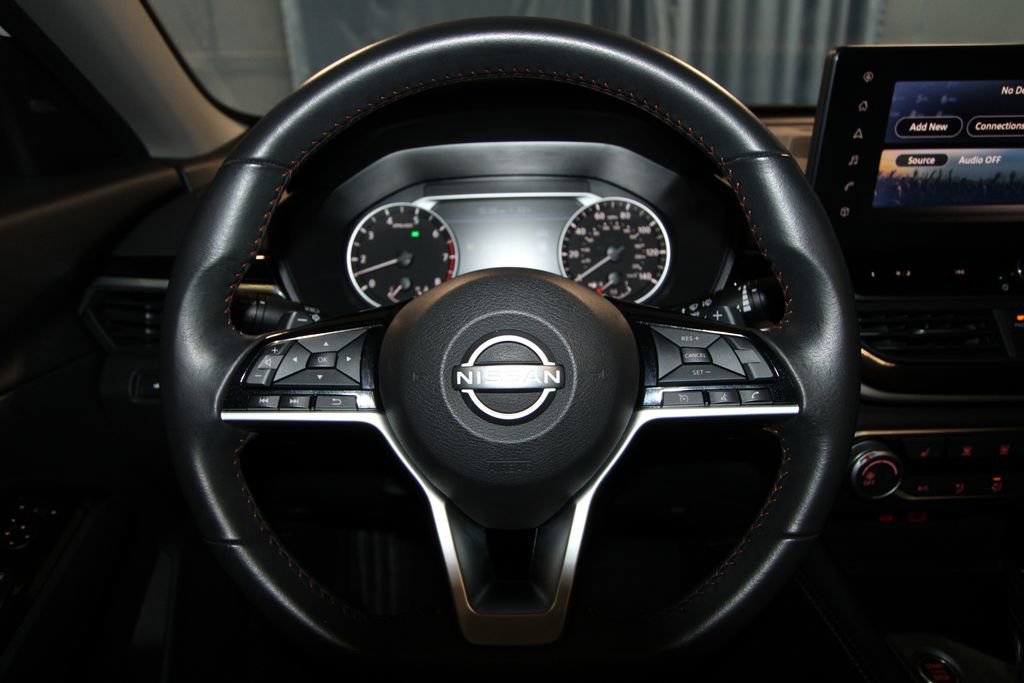 Used 2024 Nissan Altima 2.5 SR w/ SR Premium Package image 10