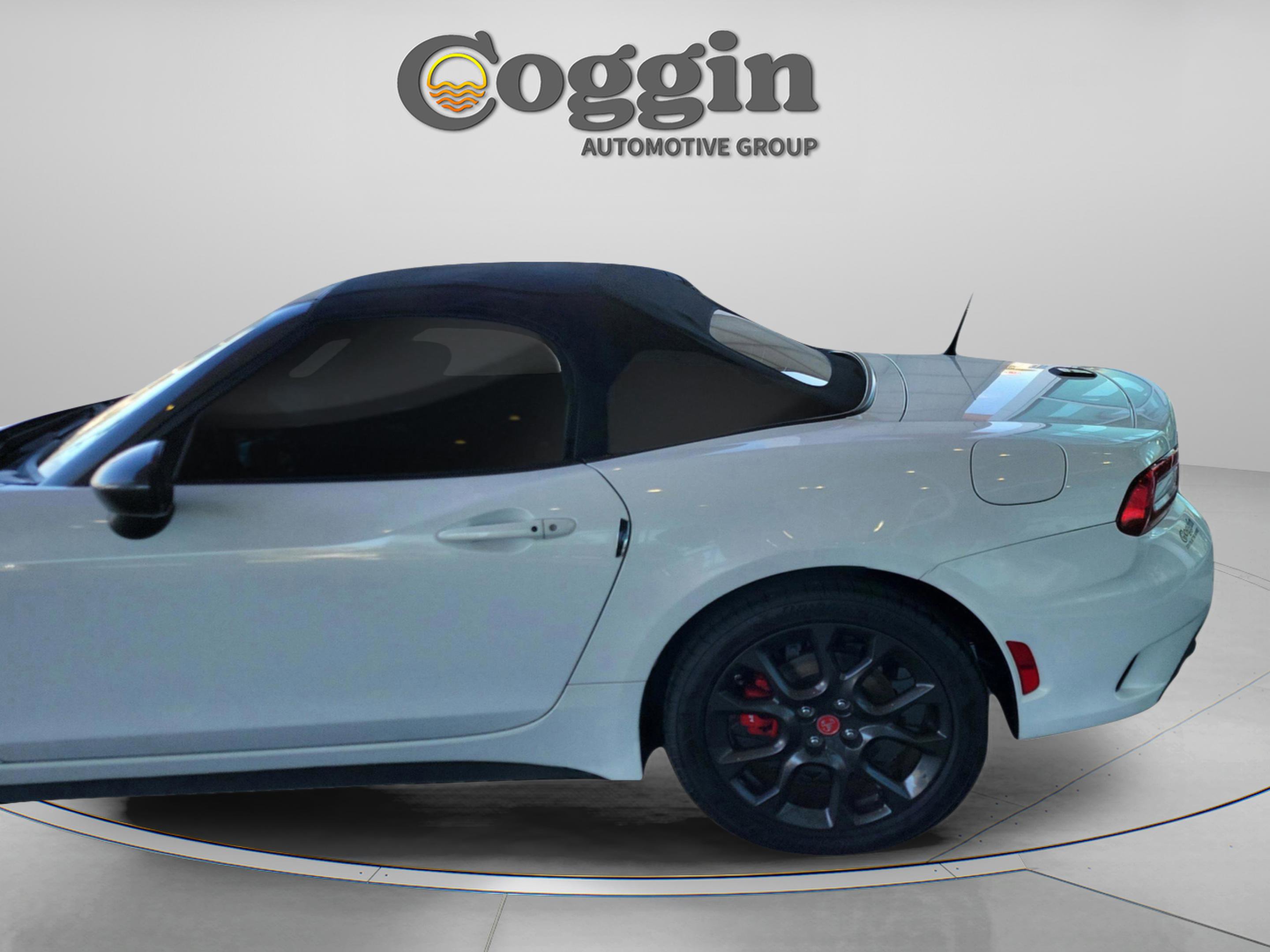 Used 2017 FIAT 124 Spider Abarth image 2