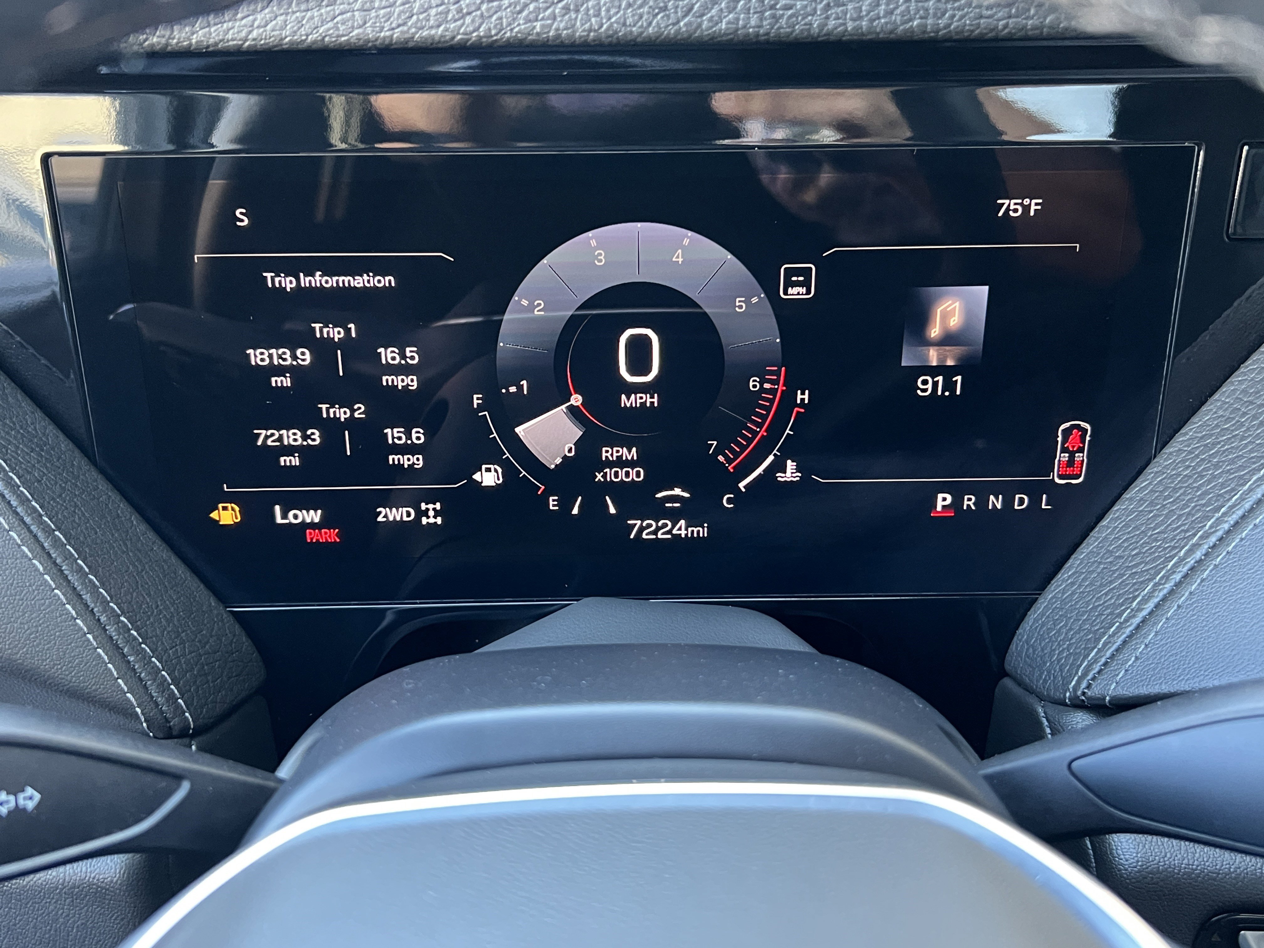 Used 2025 GMC Yukon XL Denali image 36