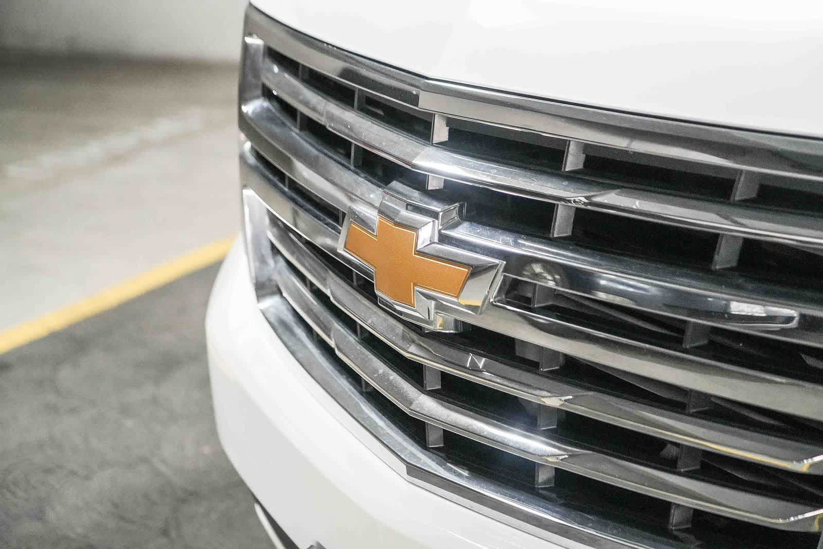 Used 2019 Chevrolet Tahoe LS RWD image 3