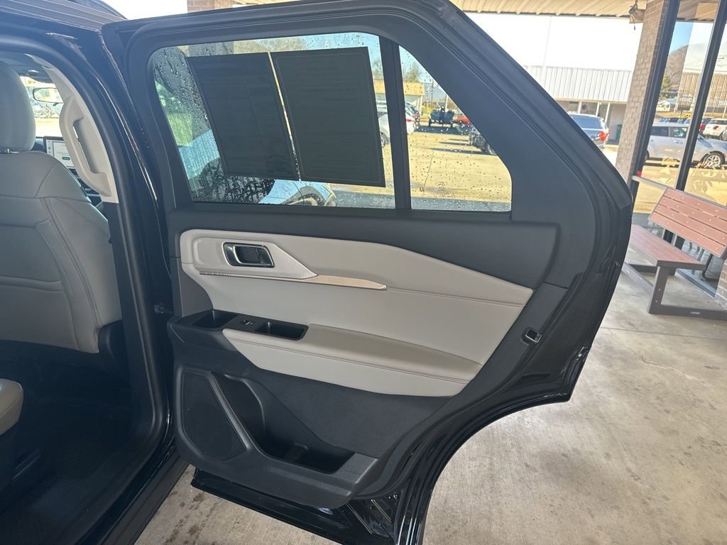 Certified 2025 Ford Explorer Active w/ Active Comfort Package RWD image 25