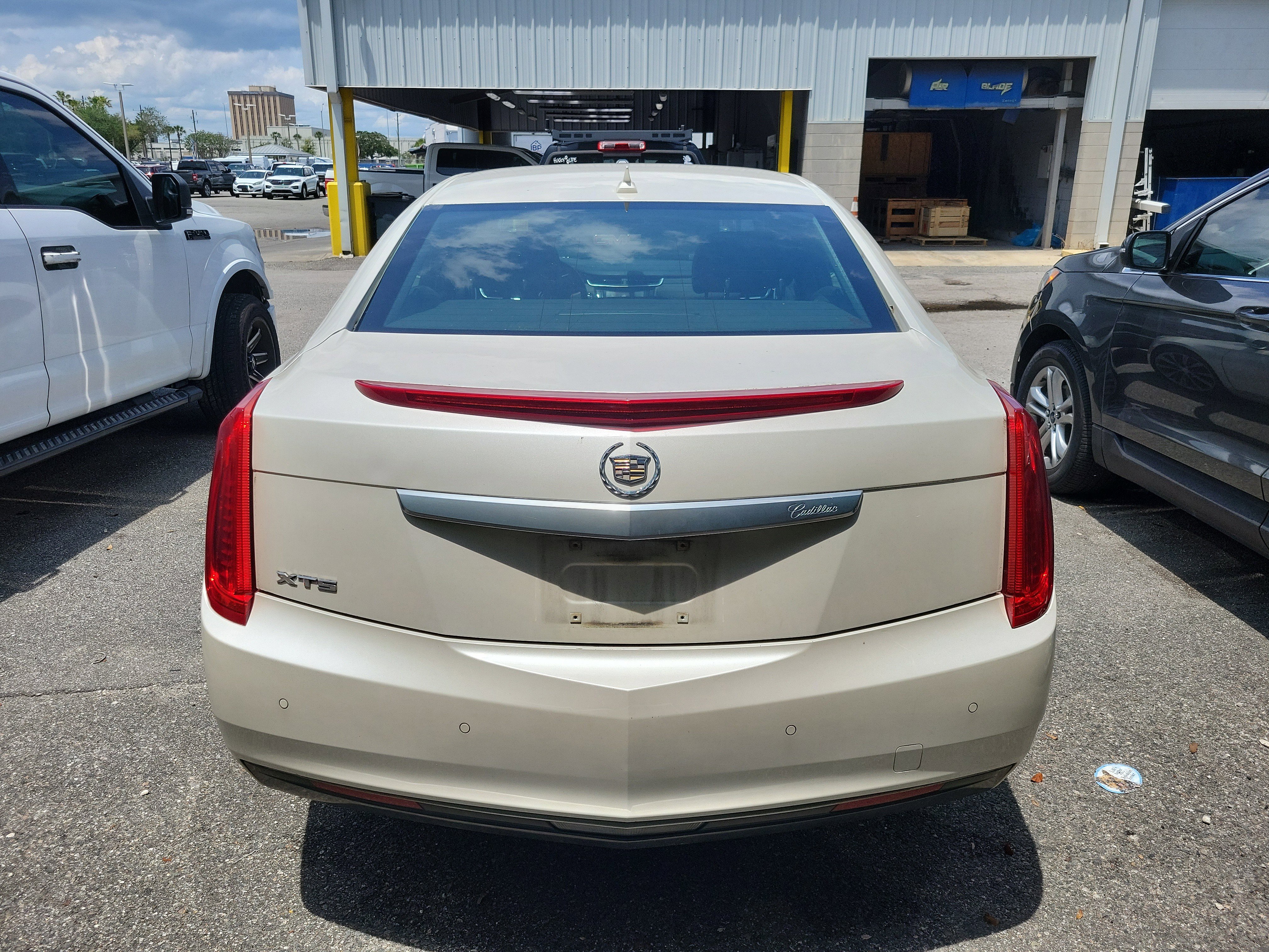 Used 2014 Cadillac XTS FWD image 4