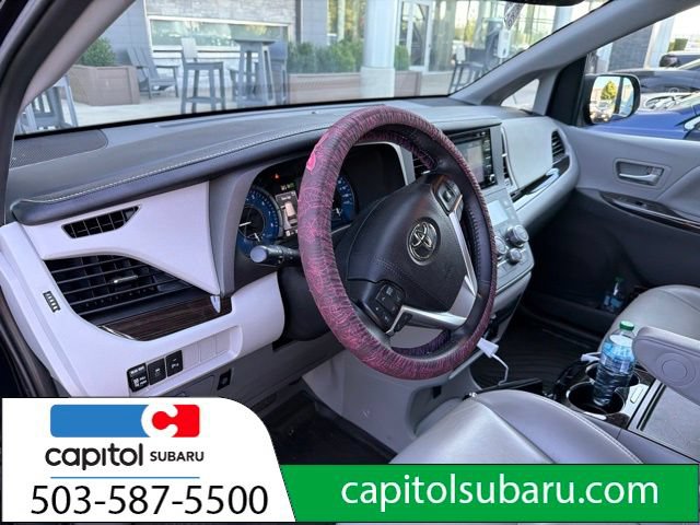 Used 2020 Toyota Sienna XLE Premium FWD image 12