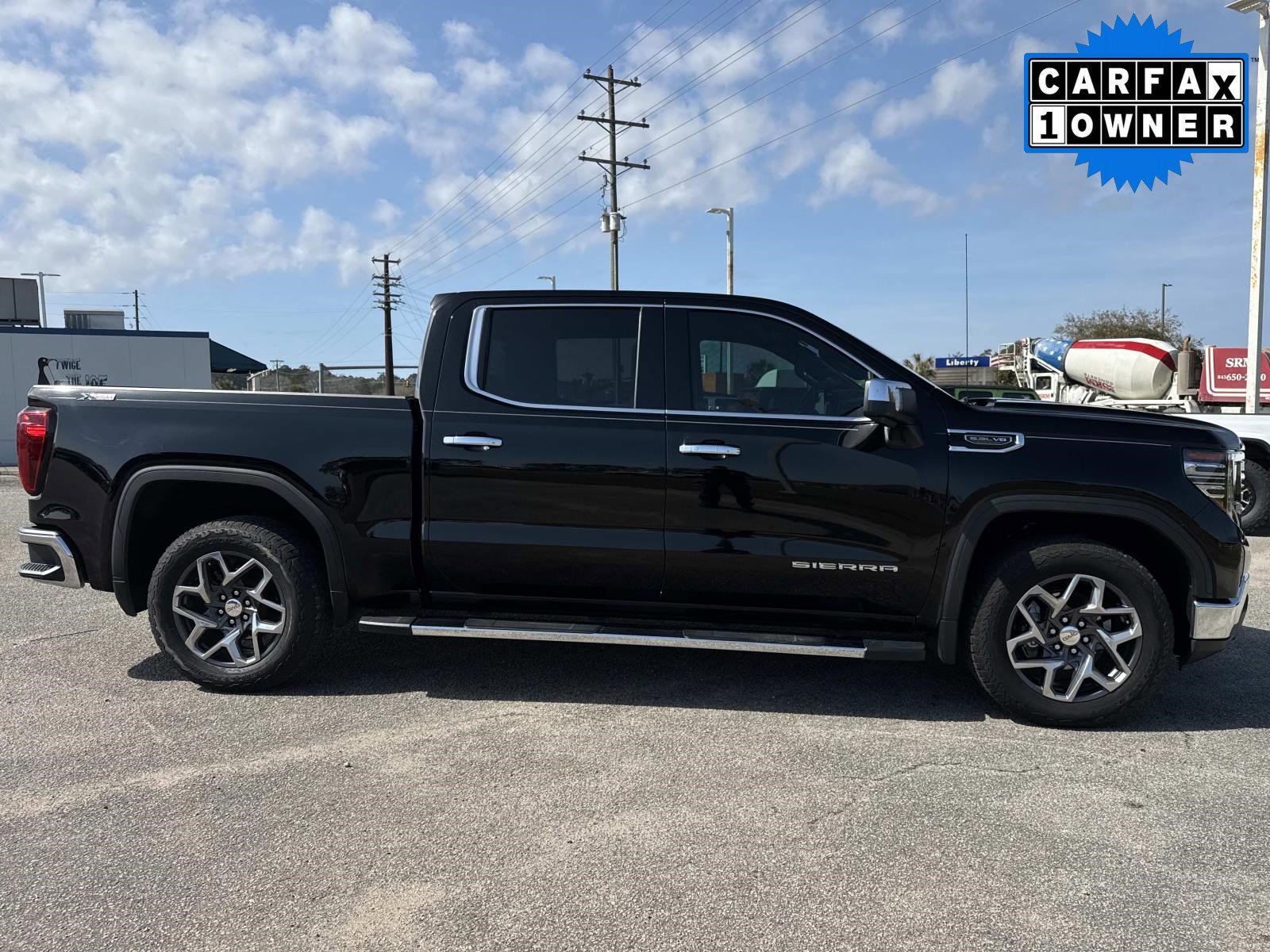 Certified 2022 GMC Sierra 1500 SLT w/ SLT Convenience Package image 2
