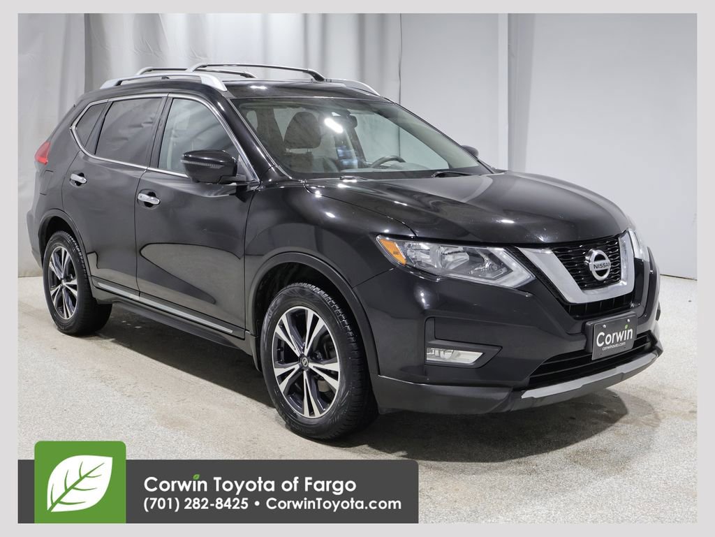Used 2017 Nissan Rogue SL image 1