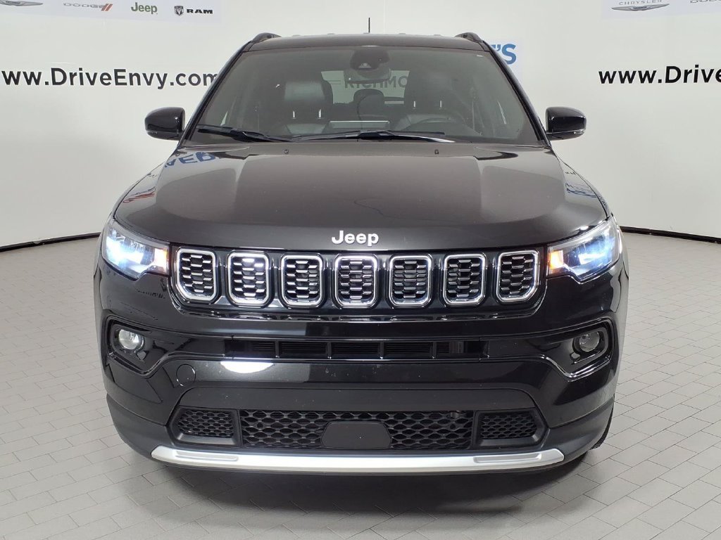 Used 2025 Jeep Compass Limited AWD/4WD image 2