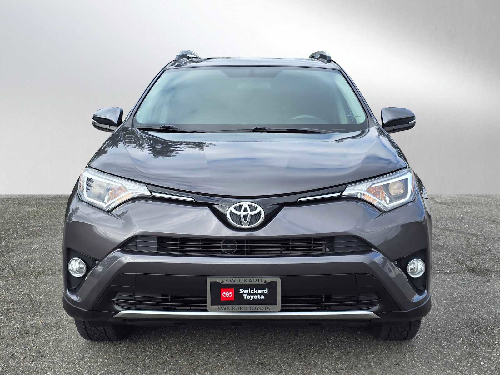 Used 2016 Toyota RAV4 XLE image 2