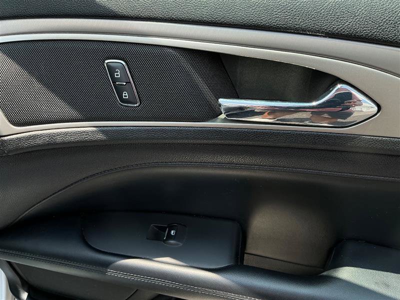 Used 2017 Lincoln MKZ Premiere image 31