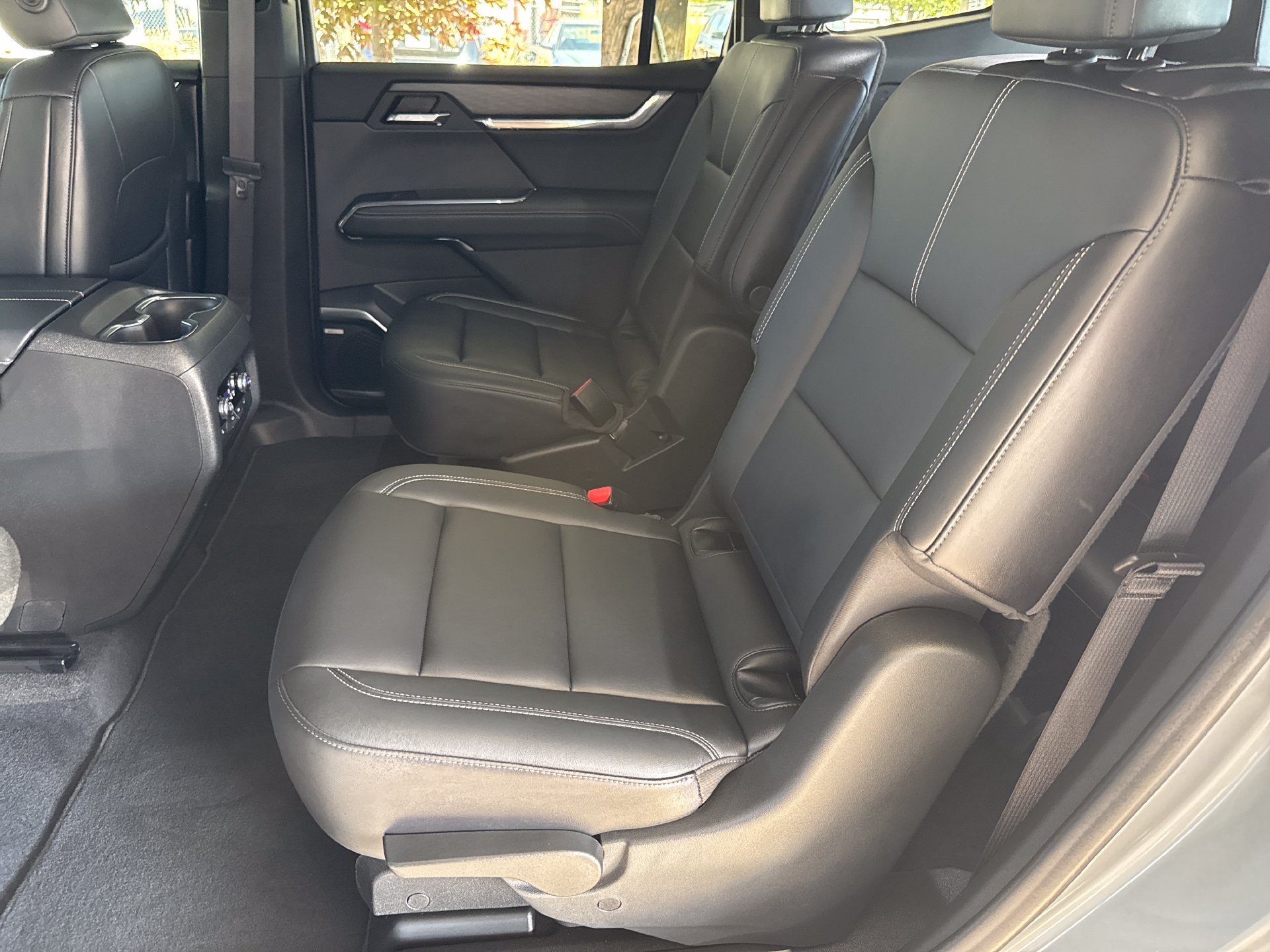 Used 2024 GMC Acadia Elevation w/ Luxury Package FWD image 21