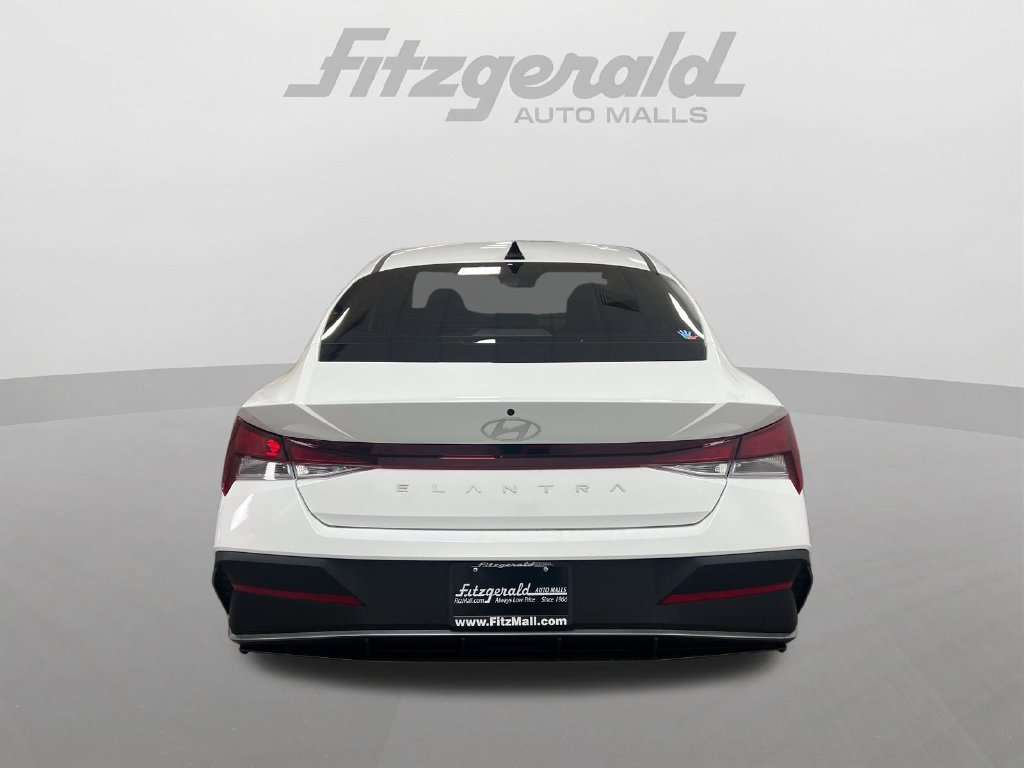 New 2026 Hyundai Elantra SE FWD image 4