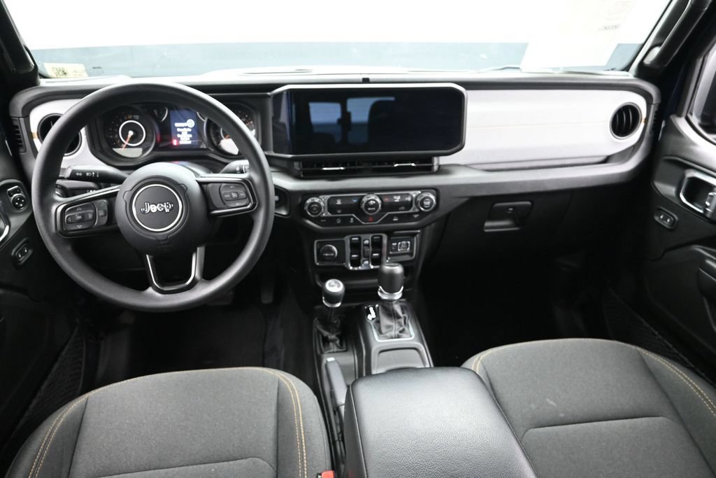 Used 2025 Jeep Gladiator Sport AWD/4WD image 14