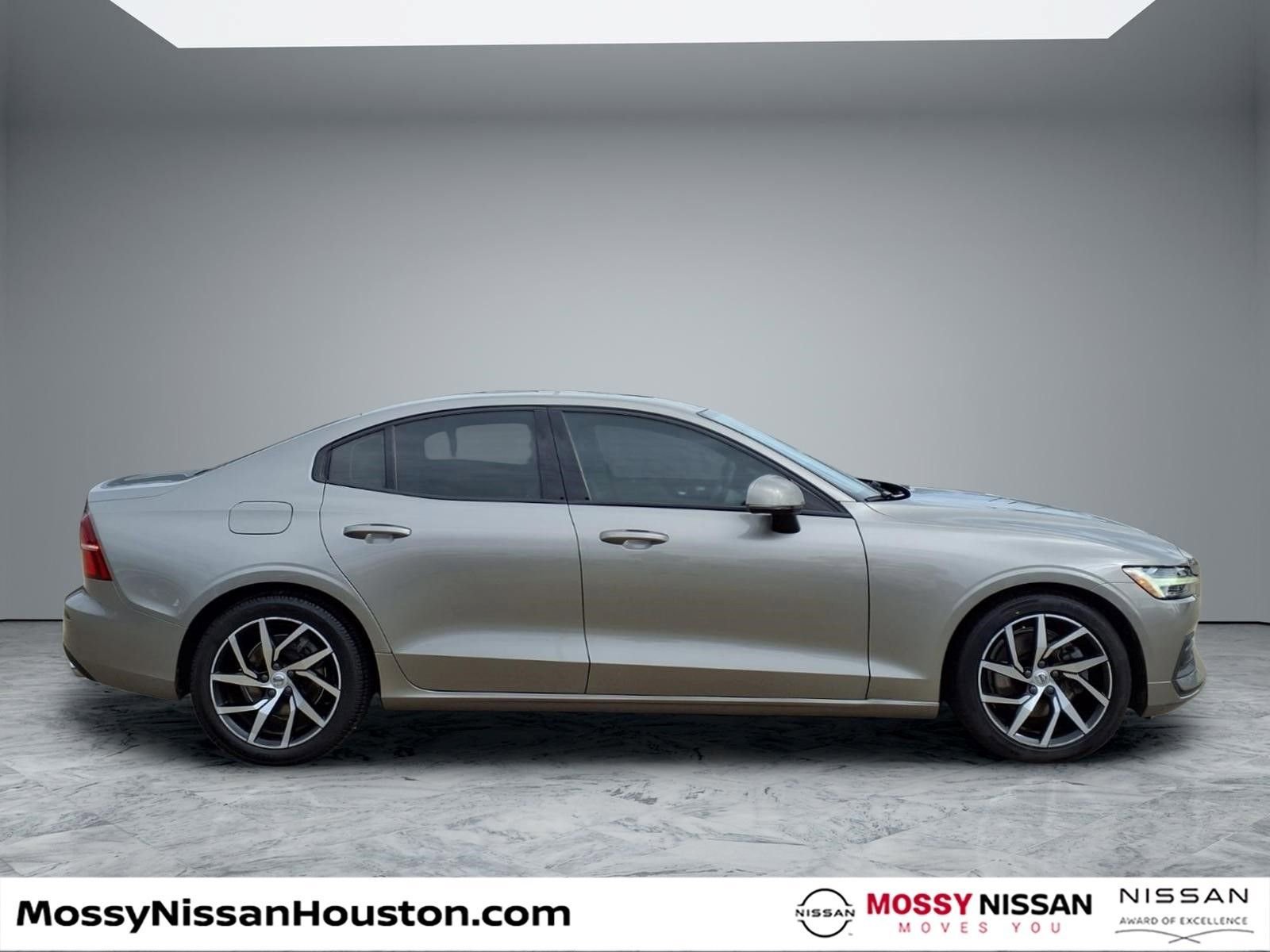 Used 2020 Volvo S60 T5 Momentum FWD image 8