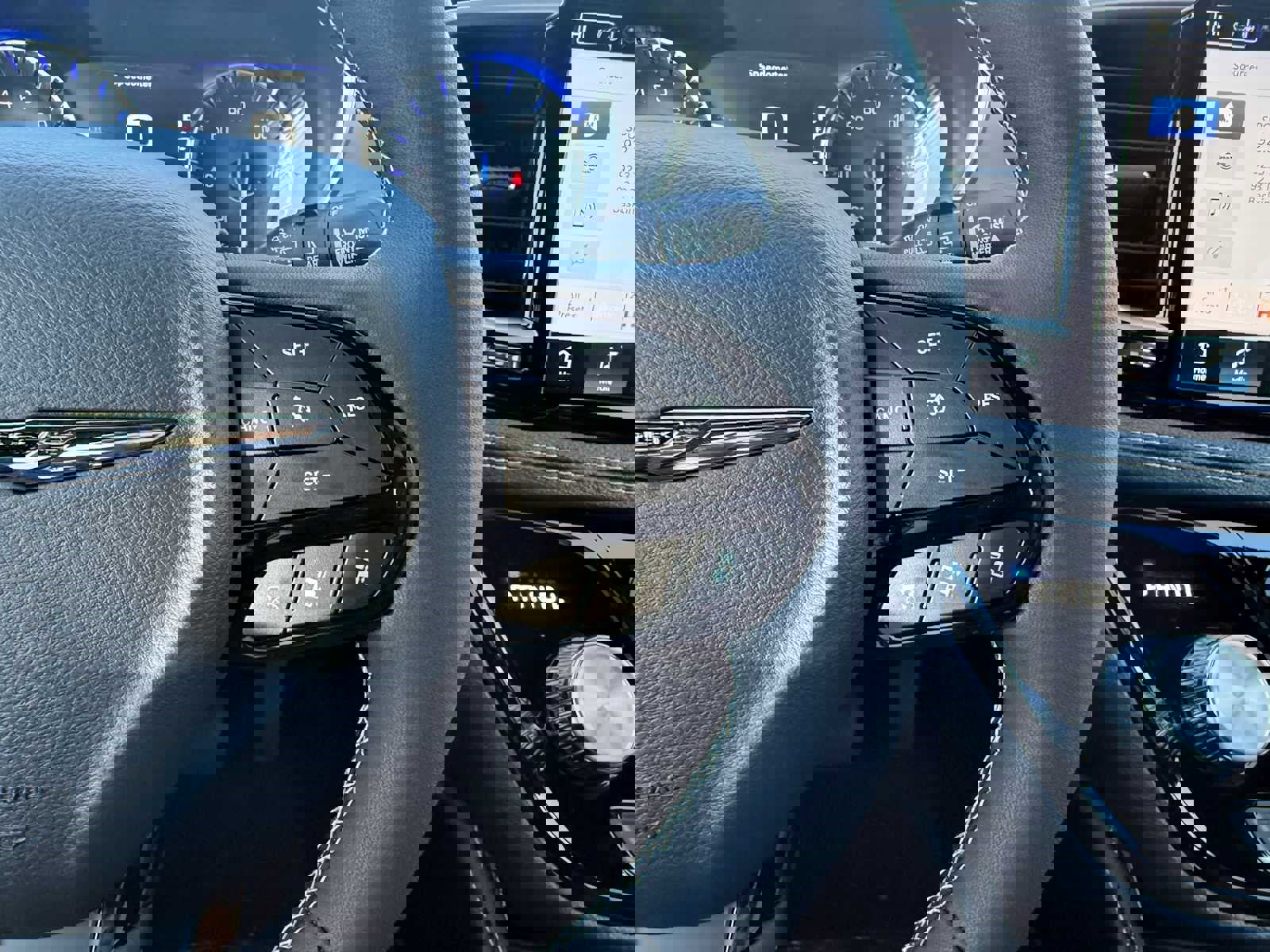 New 2026 Chrysler Pacifica Limited image 19