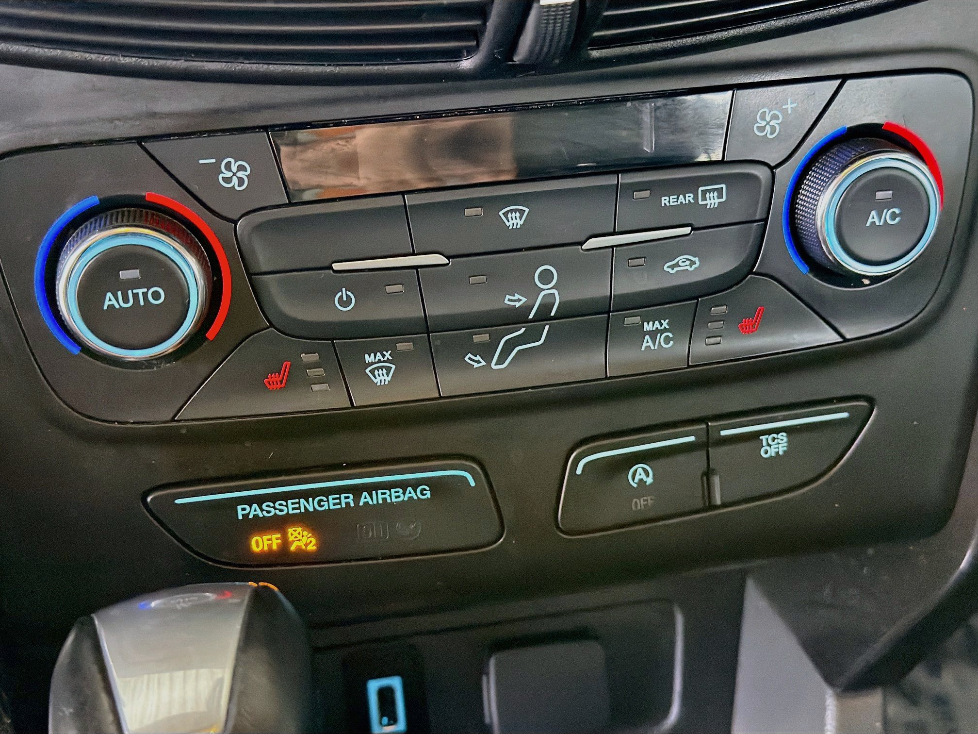 Used 2017 Ford Escape Titanium AWD/4WD image 23