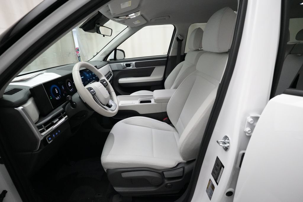 Used 2026 Hyundai Santa Fe SE FWD image 7