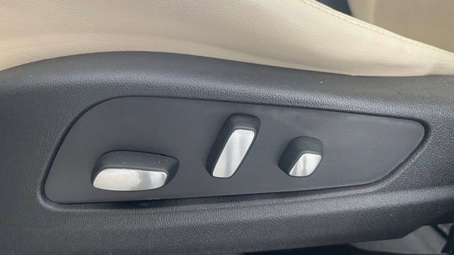 Used 2017 Cadillac XT5 Luxury w/ Driver Awareness Package image 35