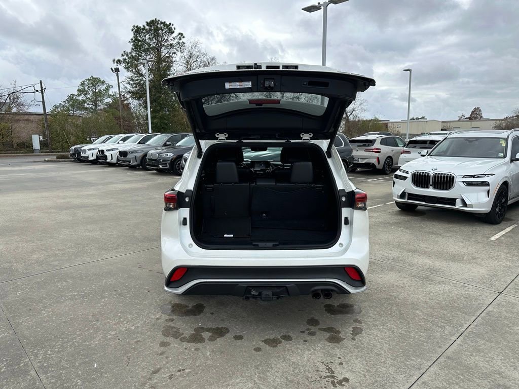 Used 2021 Toyota Highlander XSE image 28