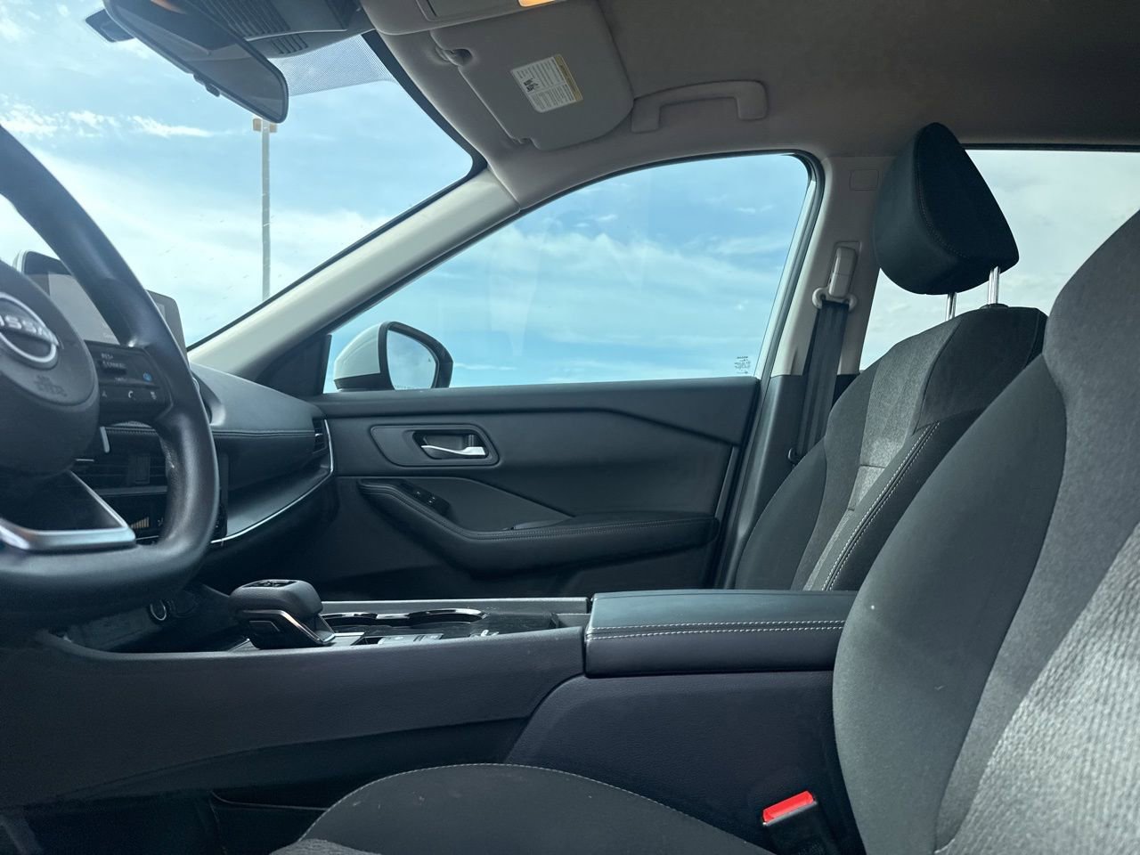 Certified 2024 Nissan Rogue SV FWD image 39