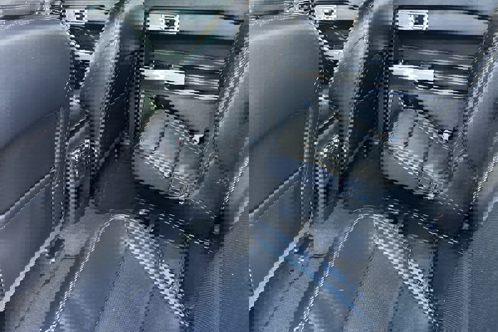 Used 2021 Ford Explorer Limited w/ Equipment Group 301A image 4