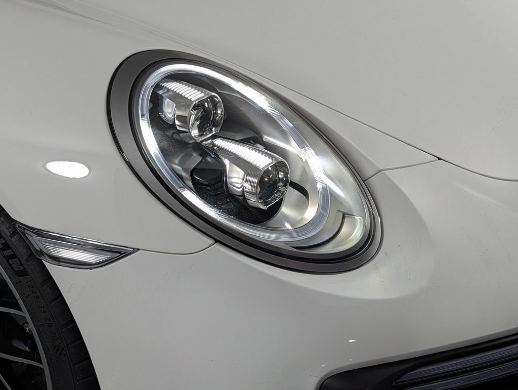 Certified 2019 Porsche 911 Turbo S image 15